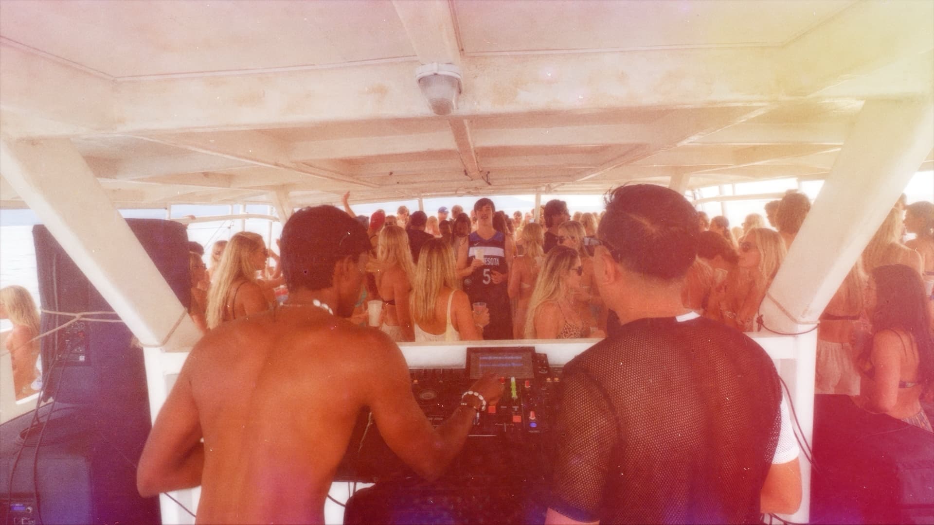 OPEN WATER BOAT PARTY — OPEN DECK